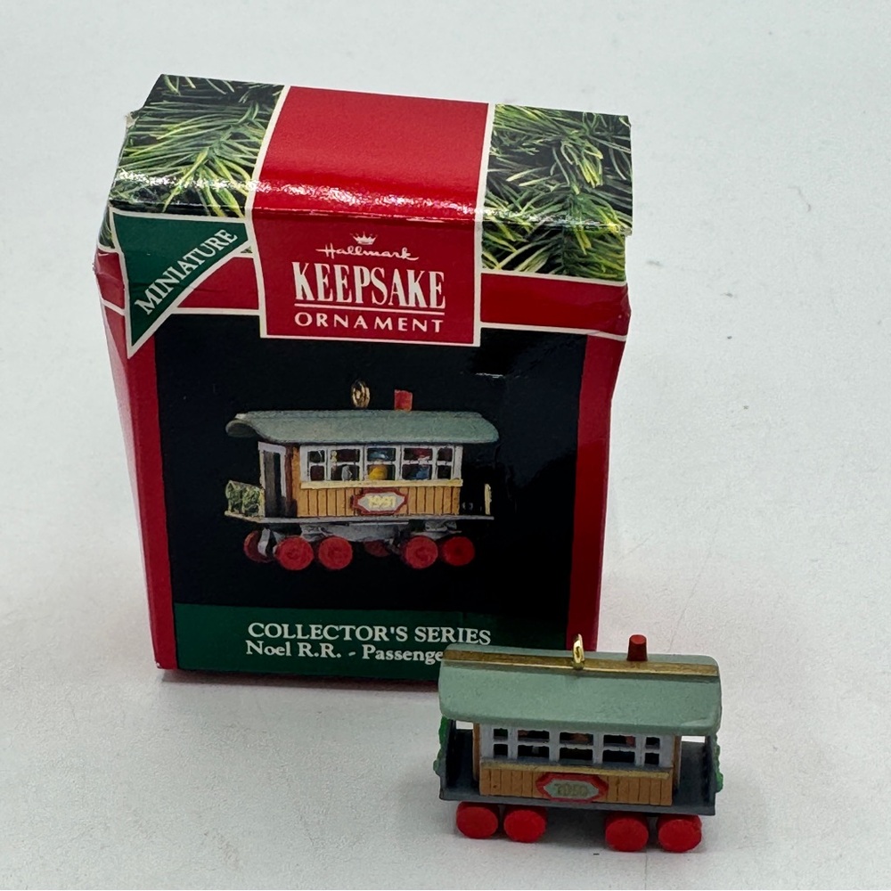 Hallmark 1991 Miniature NOEL R.R. Series Passenger Car Ornament